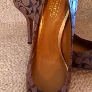 Coach Pumps Sz8
